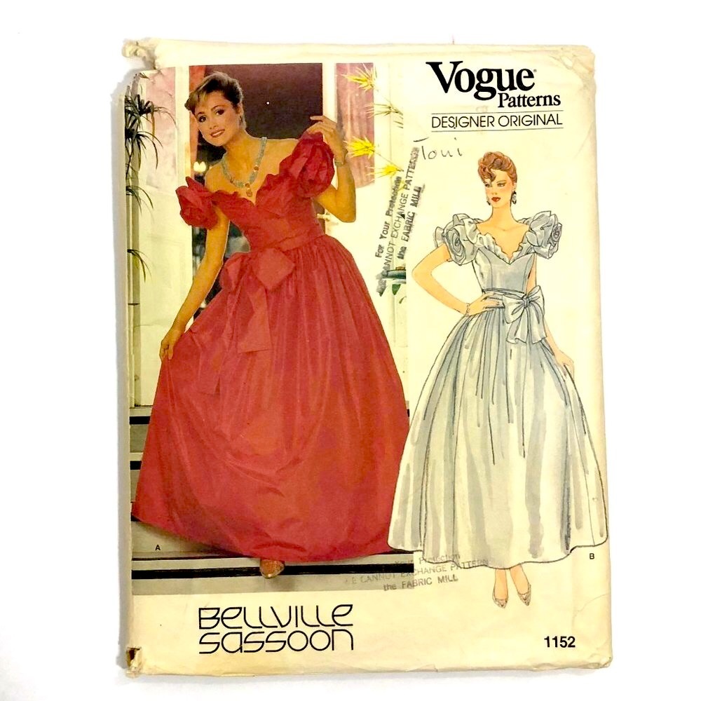 80's Vintage Vogue 1152 Sewing Pattern